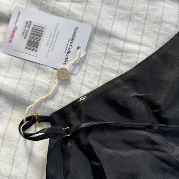 ARE YOU AM I kiku satin halter top - Picture 2 of 5